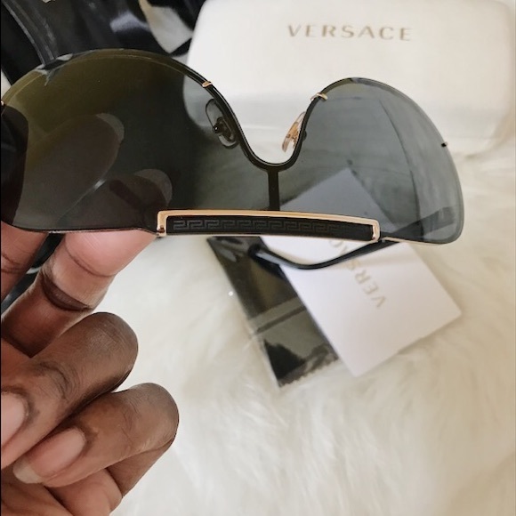 Authentic Versace Sunglasses - Picture 5 of 7